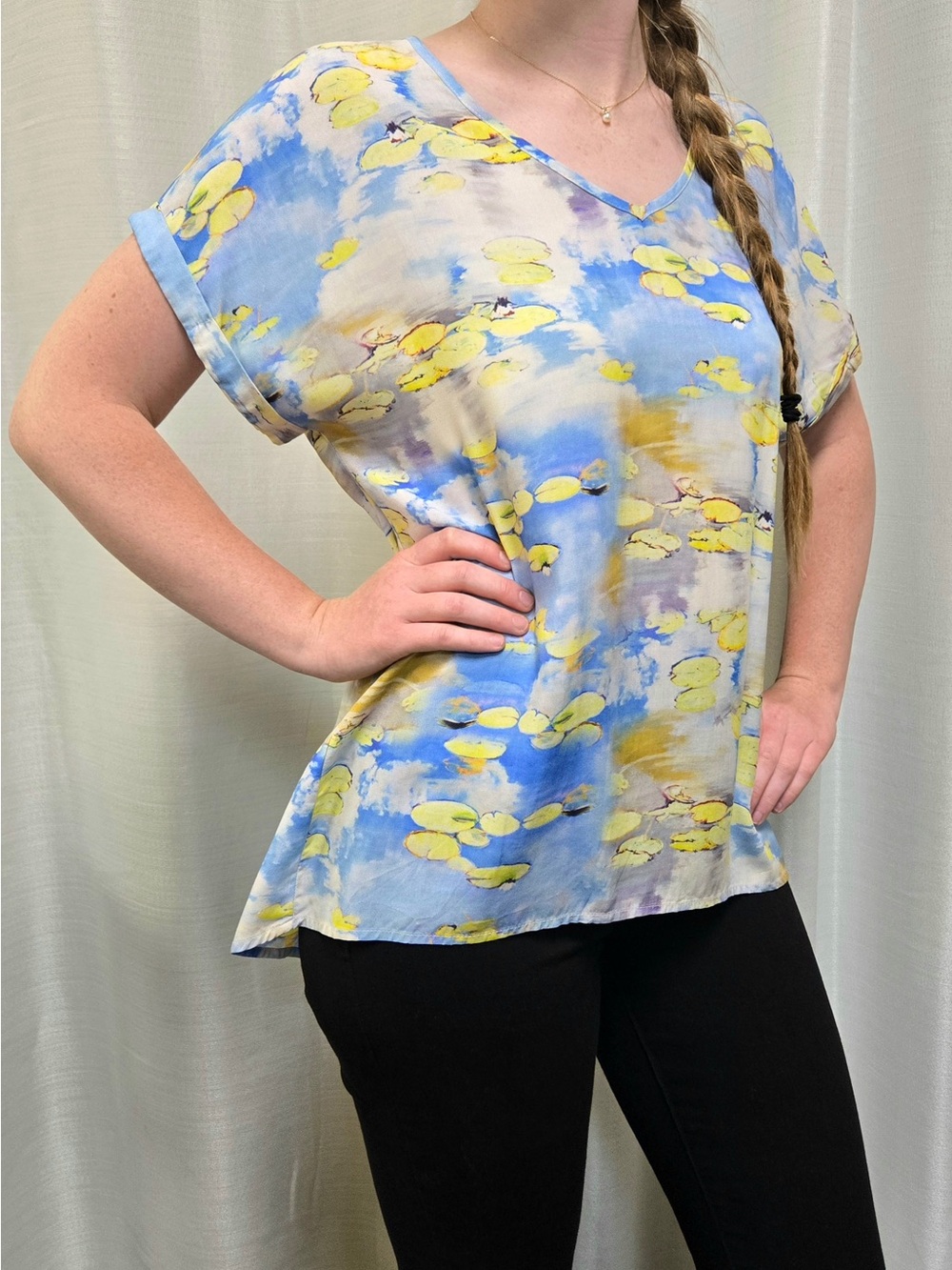 Women’s Blue Watercolor Print V-Neck Top